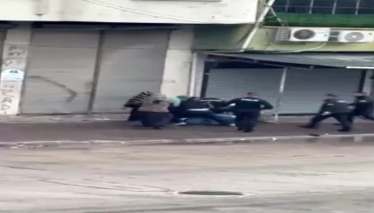 Adanada sokak ortasında kavga: Polis havaya ateş açtı