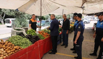 Akdeniz zabıtasından pazarlarda sıkı denetim