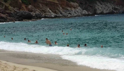 Alanya sahillerinde bayram yoğunluğu