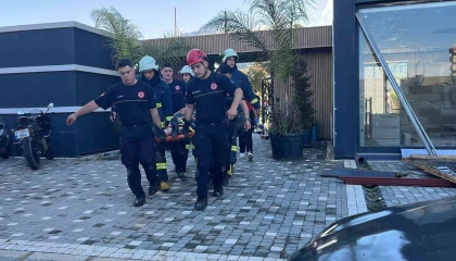 Alanyada evin asma tavanı çöktü: 2 yaralı