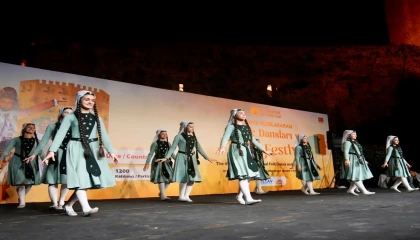 Alanyada kültürleri buluşturan dans ve müzik şöleni başladı