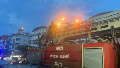 Alanyada otel mutfağında çıkan yangın korkuttu