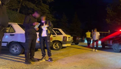 Alkollü sürücü dur ihtarına uymayarak kaçtı, yakalanınca da cezaları hesaplama derdine düştü