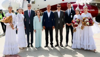 Almatıdan Gazipaşa-Alanya Havalimanına ilk uçak seferi su takı seremonisiyle karşılandı