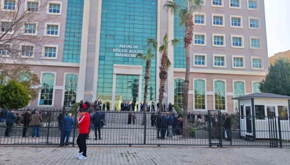 Antalya Büyükşehir Belediyesine yönelik rüşvet soruşturmasında 41 sanık yeniden hakim karşısında