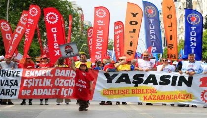 Antalyada 1 Mayıs coşkusu