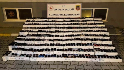Antalyada 10 milyon TLlik gümrük kaçağı ürün ele geçirildi