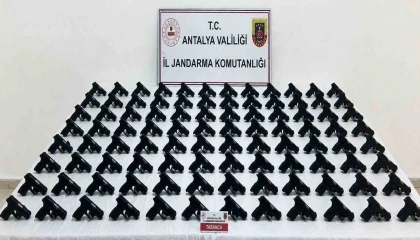 Antalyada 100 adet ruhsatsız tabanca ele geçirildi