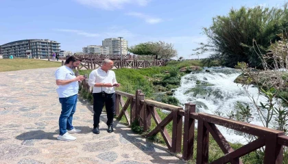 Antalyada 40 metrelik falezlerden düşen ABD uyruklu turist hayatını kaybetti