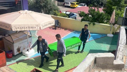 Antalyada hostelde kalan adam ölü bulundu