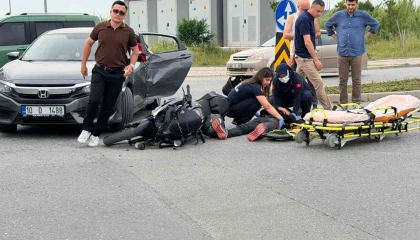 Antalyada otomobil ile motosiklet çarpıştı: 1i bebek 2 yaralı