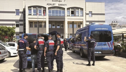 Antalyada usulsüz reçete operasyonunda 4 tutuklama