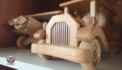Atmaya kıyamadığı ahşapları sanat eserine çeviren 50 yıllık ustanın oyuncak arabaları ilgi görüyor