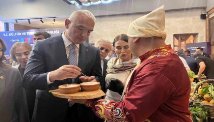 Bakan Ersoy: Turistler artık gastronomi için rota belirliyor