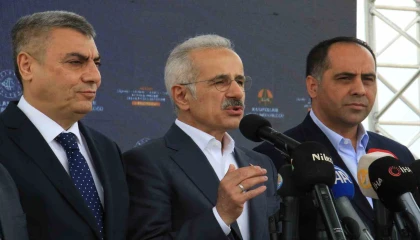 Bakan Uraloğlu duyurdu:Çeşmeli-Kızkalesi Otoyolunda ilk kısım temmuz ayında açılacak