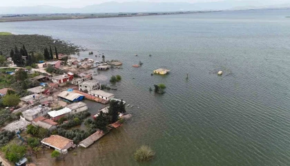 Baraj sınırları içerisindeki köyler aşırı yağışlarla sular içerisinde kaldı
