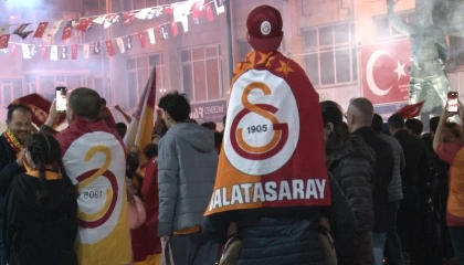 Burdurda Galatasaraylı taraftarlar konvoylarla kutlama yaptı