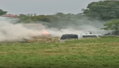 Burdurda saman balyaları yandı