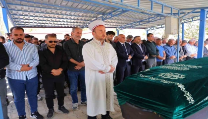 Cinayete kurban giden Kübra Yapıcı son yolculuğuna uğurlandı