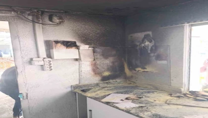 Dörtyolda yanan iş yeri kullanılmaz hale geldi