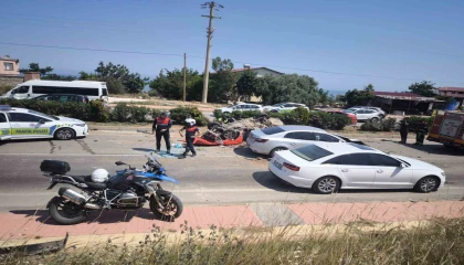 Erdemlide 4 otomobil birbirine girdi: 1 yaralı