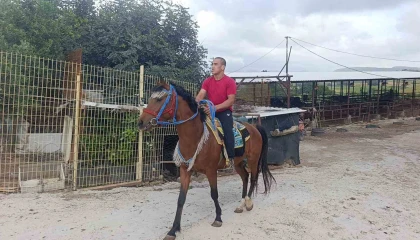Evden işe giderken yürüdüğü 12 kilometrelik yolla atletizme merak sardı