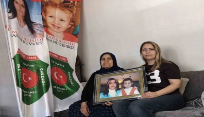 Evlatlarını Reyhanlı patlamasında kaybeden anne ve kızı 13 yıldır aynı acıyla yaşıyor