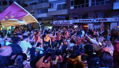 Galatasarayın şampiyonluğu Antalyada kutlandı