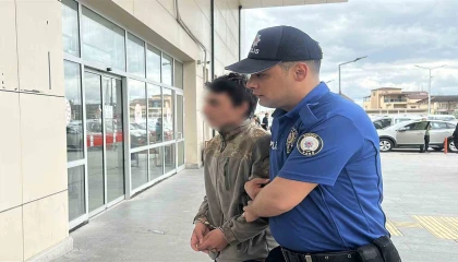 Geçtiğimiz hafta duraktan taksiyi çalmaya çalışıp yakalandı, bu sefer evini yaktı