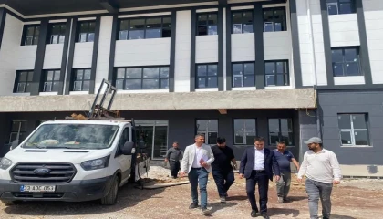Hassada kamu binaları yükseliyor