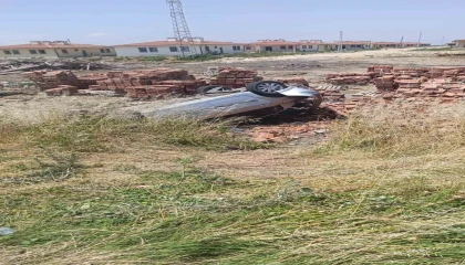 Hatayda motosiklete çarpan otomobil takla attı: 1 ölü, 1 yaralı