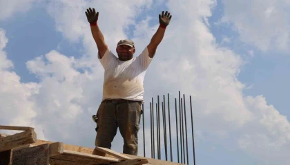 İnşaat işçileri 1 Mayısta da mesai yaptı