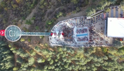 Ispartada yükseklik korkusunu unutturan cam teras 1 milyon ziyaretçiyi aştı