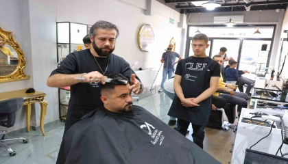 Kahramanmaraşta bir berber özel bireye meslek kapısı açtı