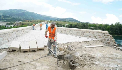 Kahramanmaraşta tarihi Ceyhan Köprüsü yenileniyor