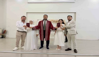 Kardeşlerin çifte mutluluğu: Aynı gün evlenip, birbirlerine şahit oldular