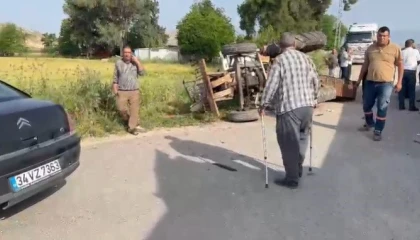 Kırıkhanda devrilen traktör sürücüsü yaralandı