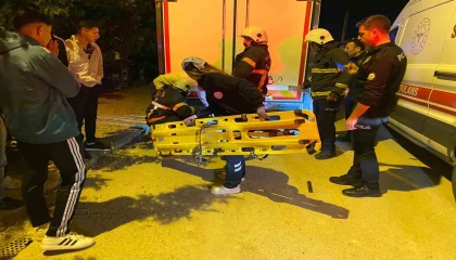Kontrolden çıkan motosiklet, park halindeki kamyonun altına girdi: 1 ölü