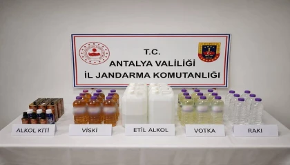 Konyaaltında kaçak alkol operasyonu