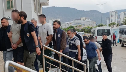 Kozanda 5 cinayet şüphelisi adliyeye sevk edildi