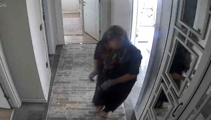 Kurbanlık parası çalındı: Şüpheli eldiven giyidi ama kamera detayını unuttu