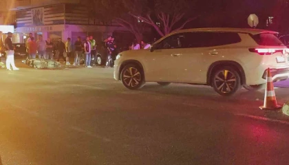 Manavgatta otomobil ile motosiklet çarpıştı: 2 yaralı