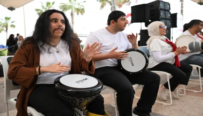 Mersinde engeller sanat ve müzikle aşıldı