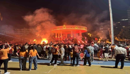 Mersinde Galatasarayın şampiyonluğu büyük coşkuyla kutlandı