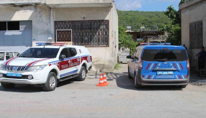 Mersinde katliam yapan zanlının bulunduğu bölgeye giden yol kapatıldı