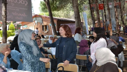 Mersinde şehit annelerine özel program