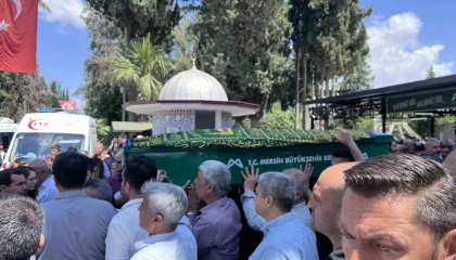 Mersindeki vahşette hayatını kaybedenlerin cenaze namazı kılındı