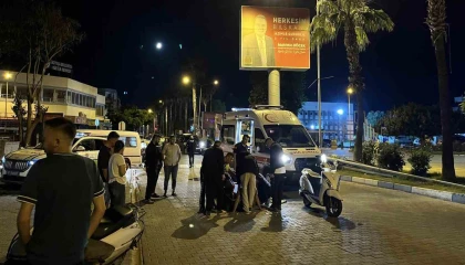 Ön tekeri patlayan motosikletin sürücüsü yola savrularak ağır yaralandı