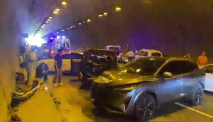 Osmaniyede 6 araçlı zincirleme kaza: 2 yaralı