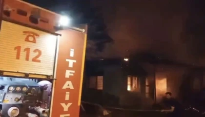 Osmaniyede ahşap evde yangın: Ev kullanılamaz hale geldi